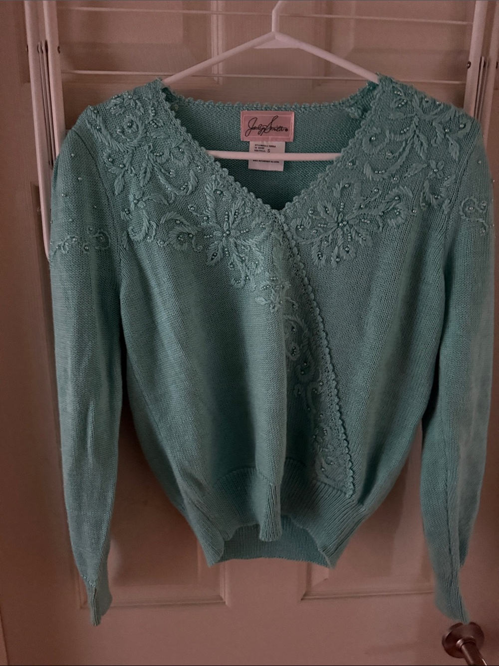 Jaclyn Smith Mint Green Beaded Floral V‑Neck Cardigan